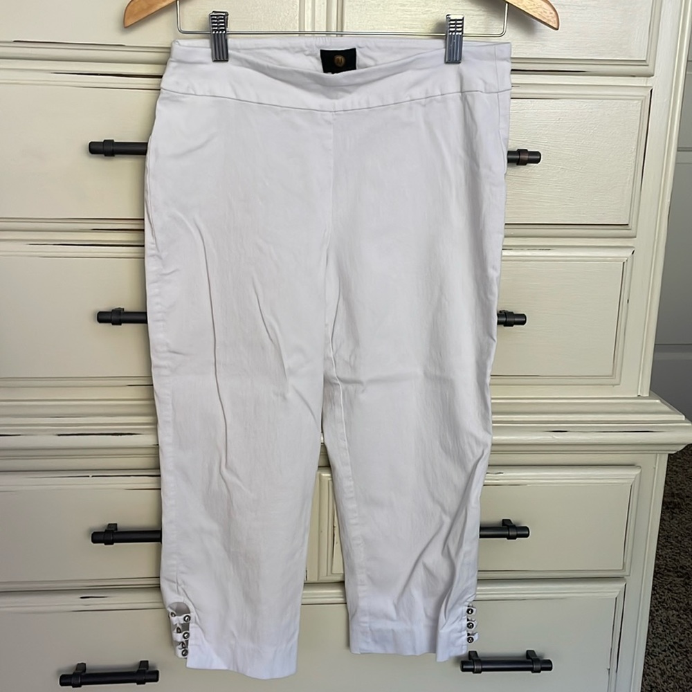 White crop pants